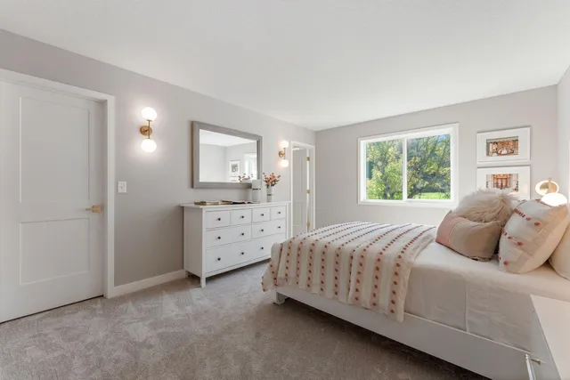 $865,900 | 7698 22nd Avenue South, Shakopee, MN 55379