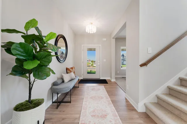 $865,900 | 7698 22nd Avenue South, Shakopee, MN 55379