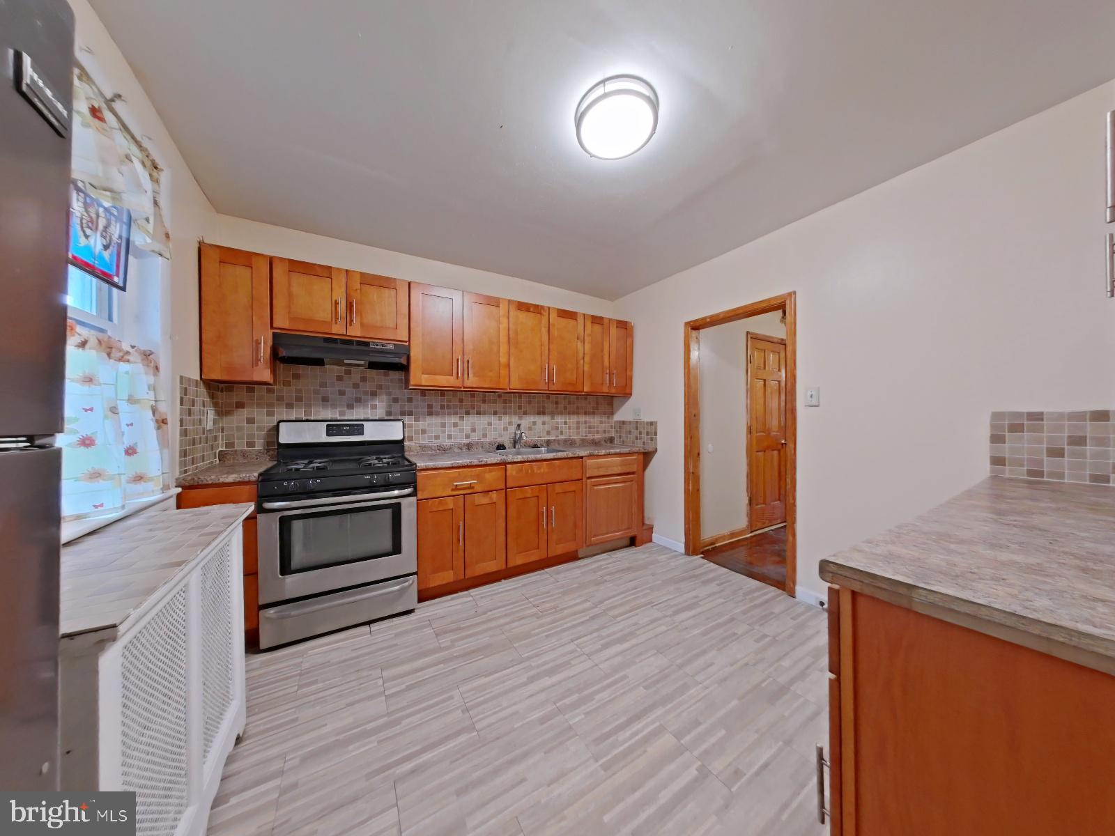 4013 Higbee Street Philadelphia, PA 19135 - Photo 13 of 39 Kitchen