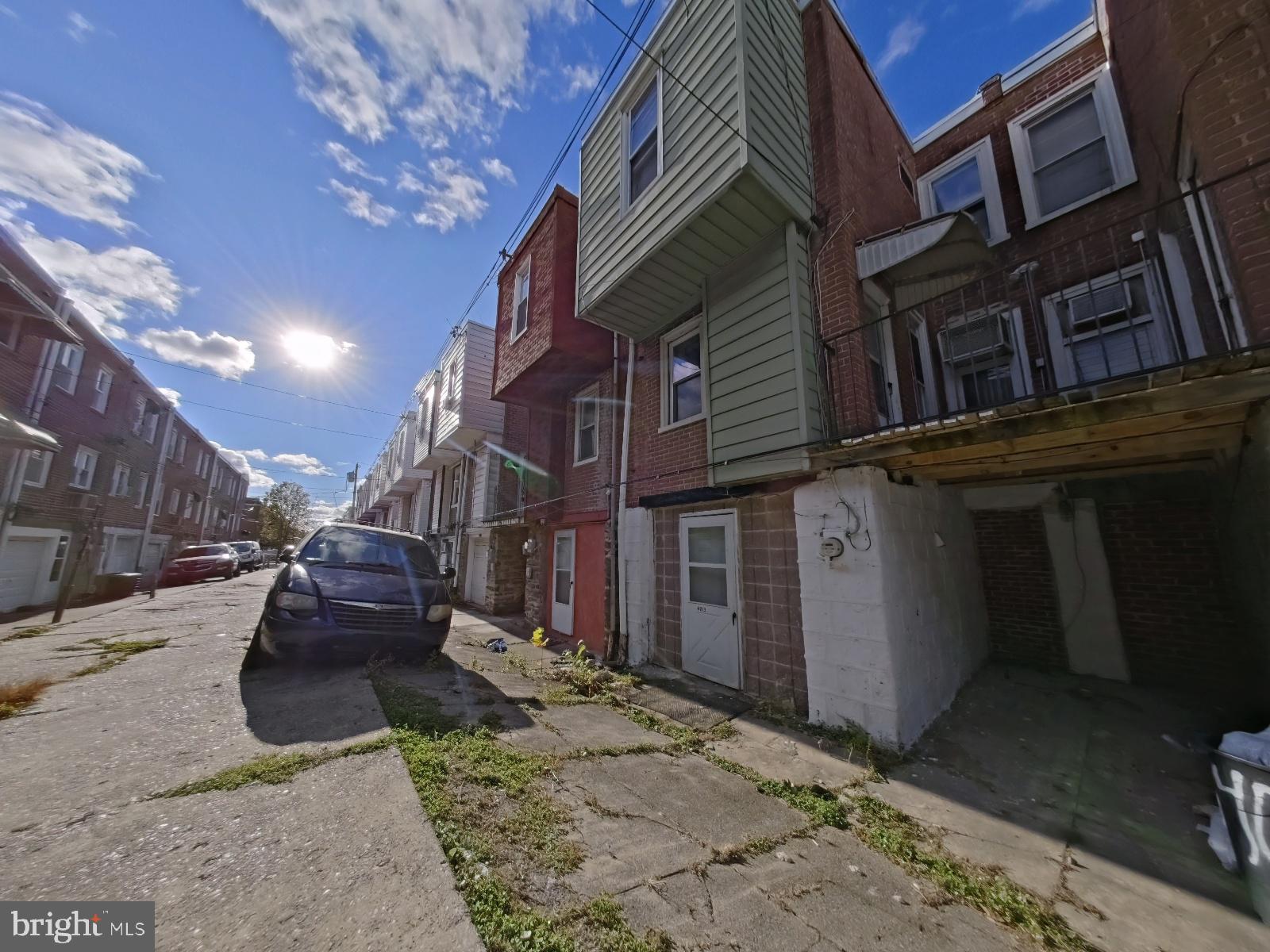 4013 Higbee Street Philadelphia, PA 19135 - Photo 38 of 39 Rear Driveway