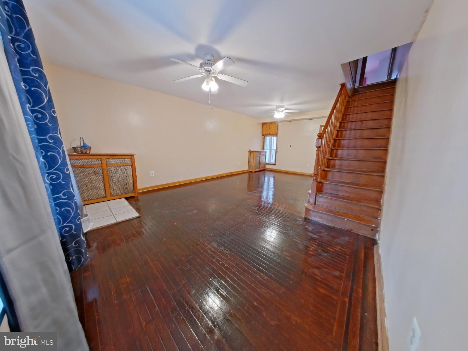 4013 Higbee Street Philadelphia, PA 19135 - Photo 8 of 39 Living Room