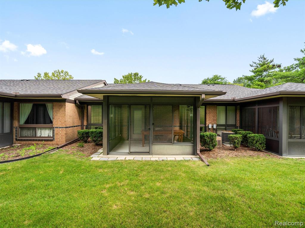 979 Wexford Way Rochester Hills, MI 48307 - Photo 23 of 24