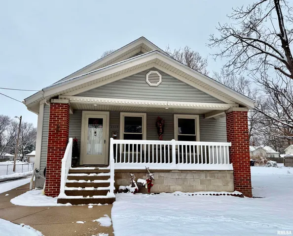 $137,900 | 1517 South Main Street, Jacksonville, IL 62650