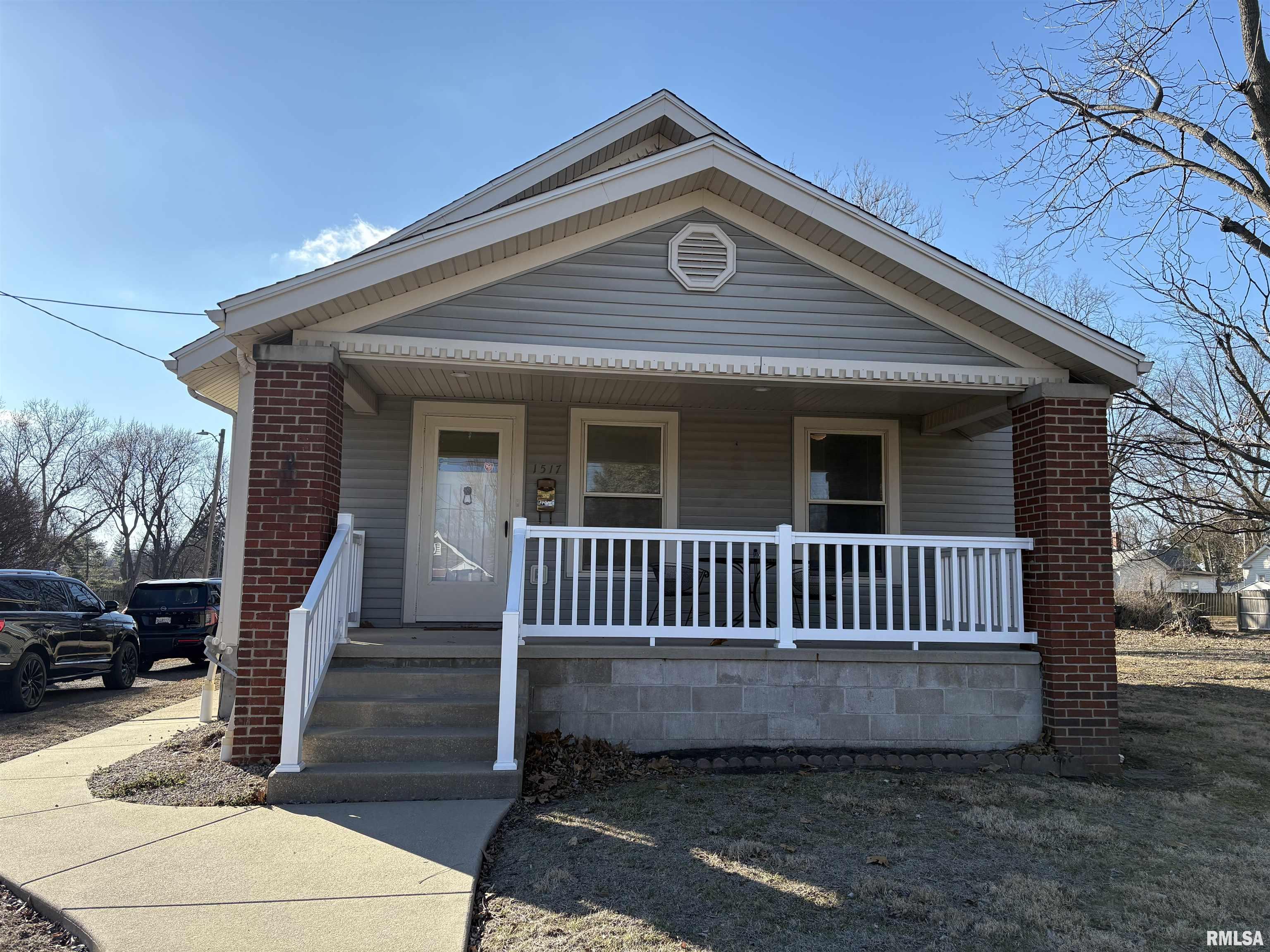 1517 South Main Street Jacksonville, IL 62650 - Photo 2 of 59