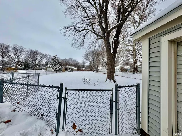 $137,900 | 1517 South Main Street, Jacksonville, IL 62650