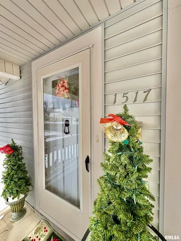 $137,900 | 1517 South Main Street, Jacksonville, IL 62650