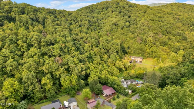 $315,000 | 1830 Bristol Highway, Elizabethton, TN 37643