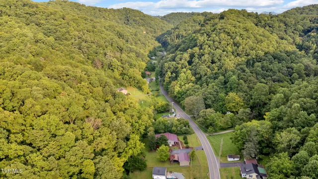 $315,000 | 1830 Bristol Highway, Elizabethton, TN 37643