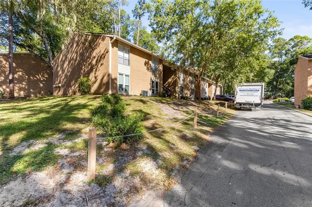 $140,000 | 1810 Northwest 23rd Boulevard, Unit 183, Gainesville, FL 32605