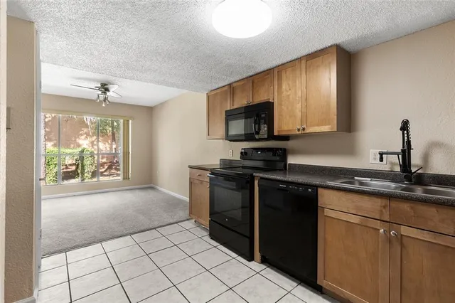 $140,000 | 1810 Northwest 23rd Boulevard, Unit 183, Gainesville, FL 32605