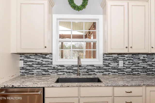 $499,900 | 5163 Candlewood Court, Maryville, TN 37804