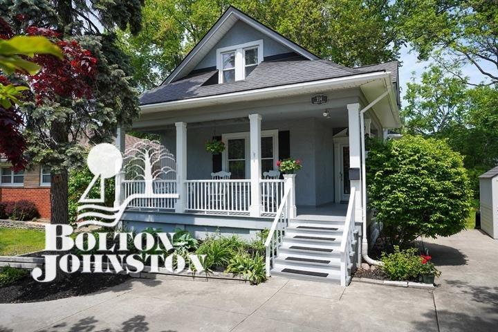 214 Moross Road Grosse Pointe, MI 48236 - Photo 1 of 35 50042588.JPG