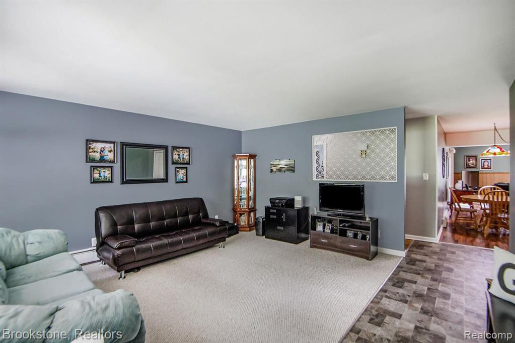 4188 Davison Road Lapeer, MI 48446 - Photo 5 of 22