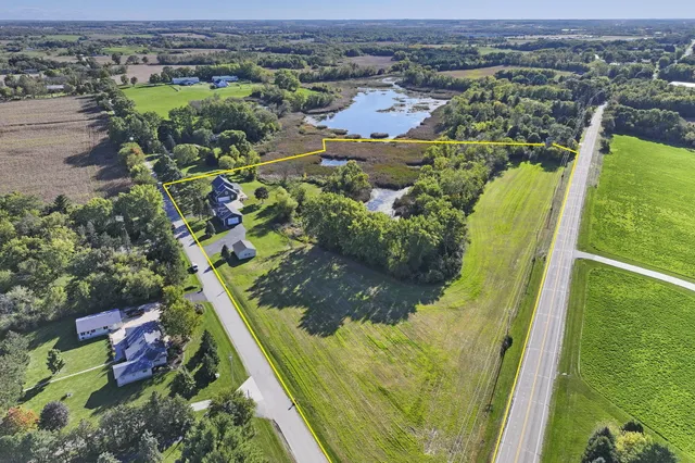 $835,000 | N8747 Hillburn Mill Road, East Troy, WI 53120