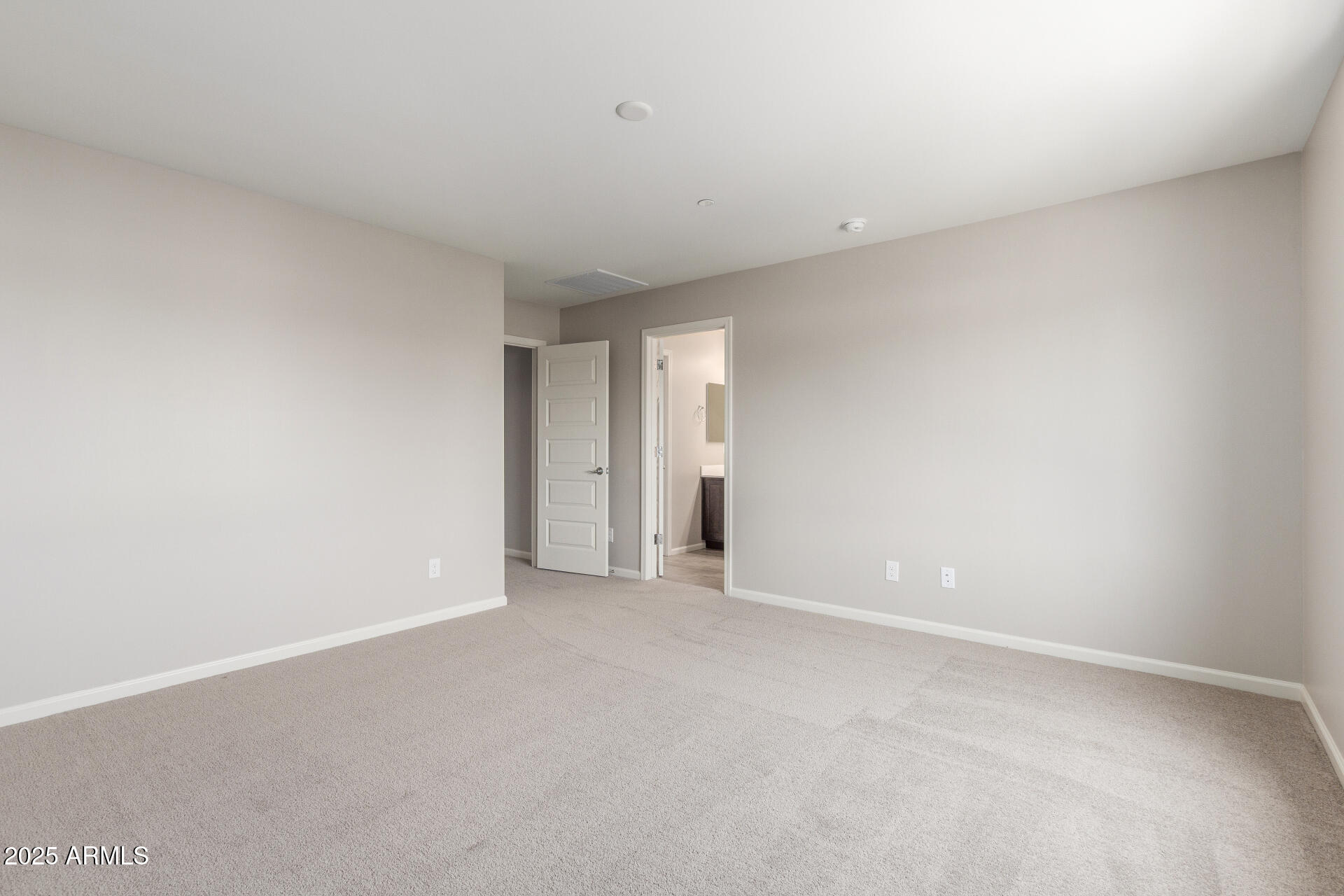 733 East Commonwealth Avenue, Unit 29 Chandler, AZ 85225 - Photo 18 of 37 a view of an empty room