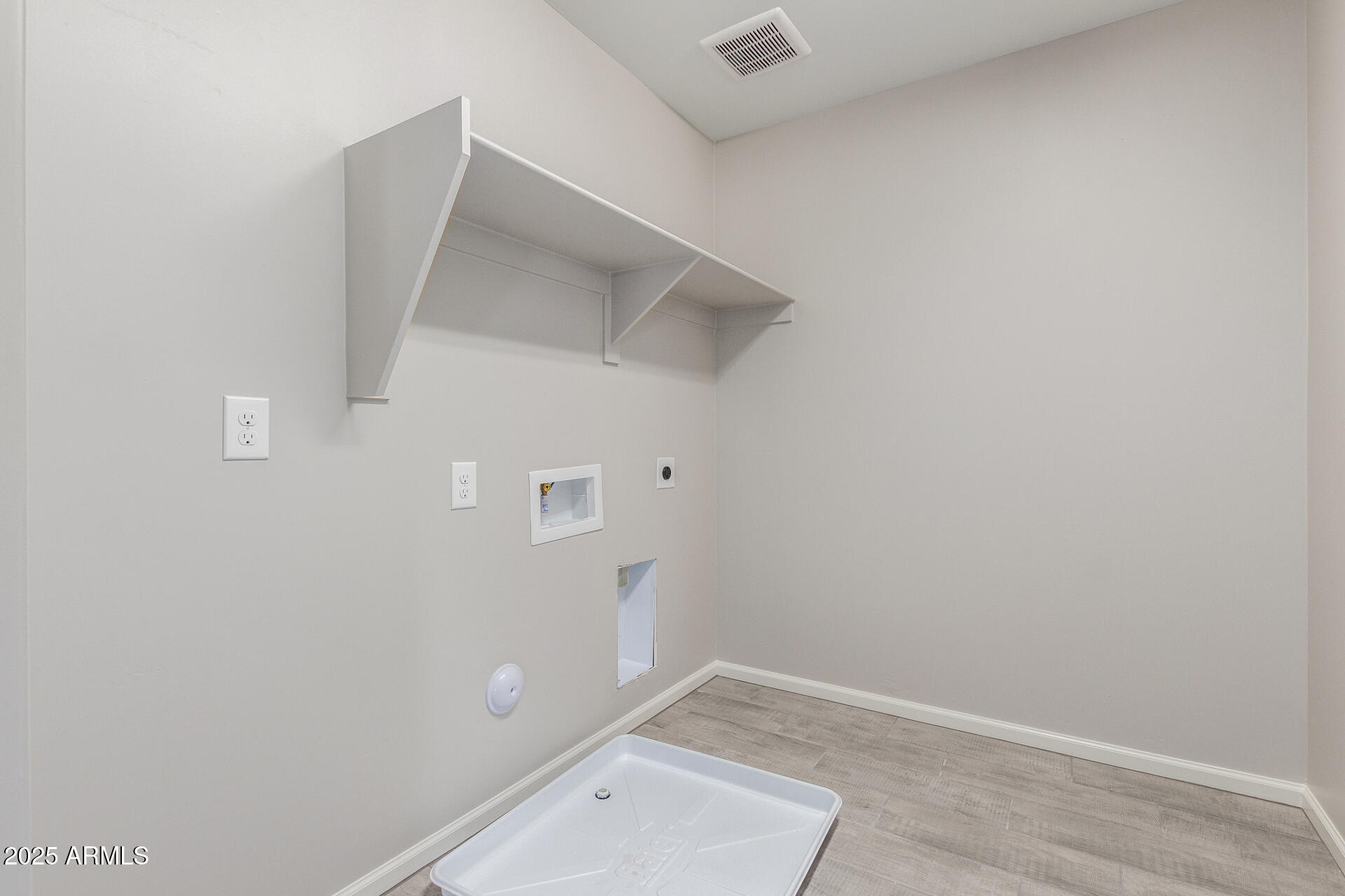 733 East Commonwealth Avenue, Unit 29 Chandler, AZ 85225 - Photo 30 of 37 a view of an empty room