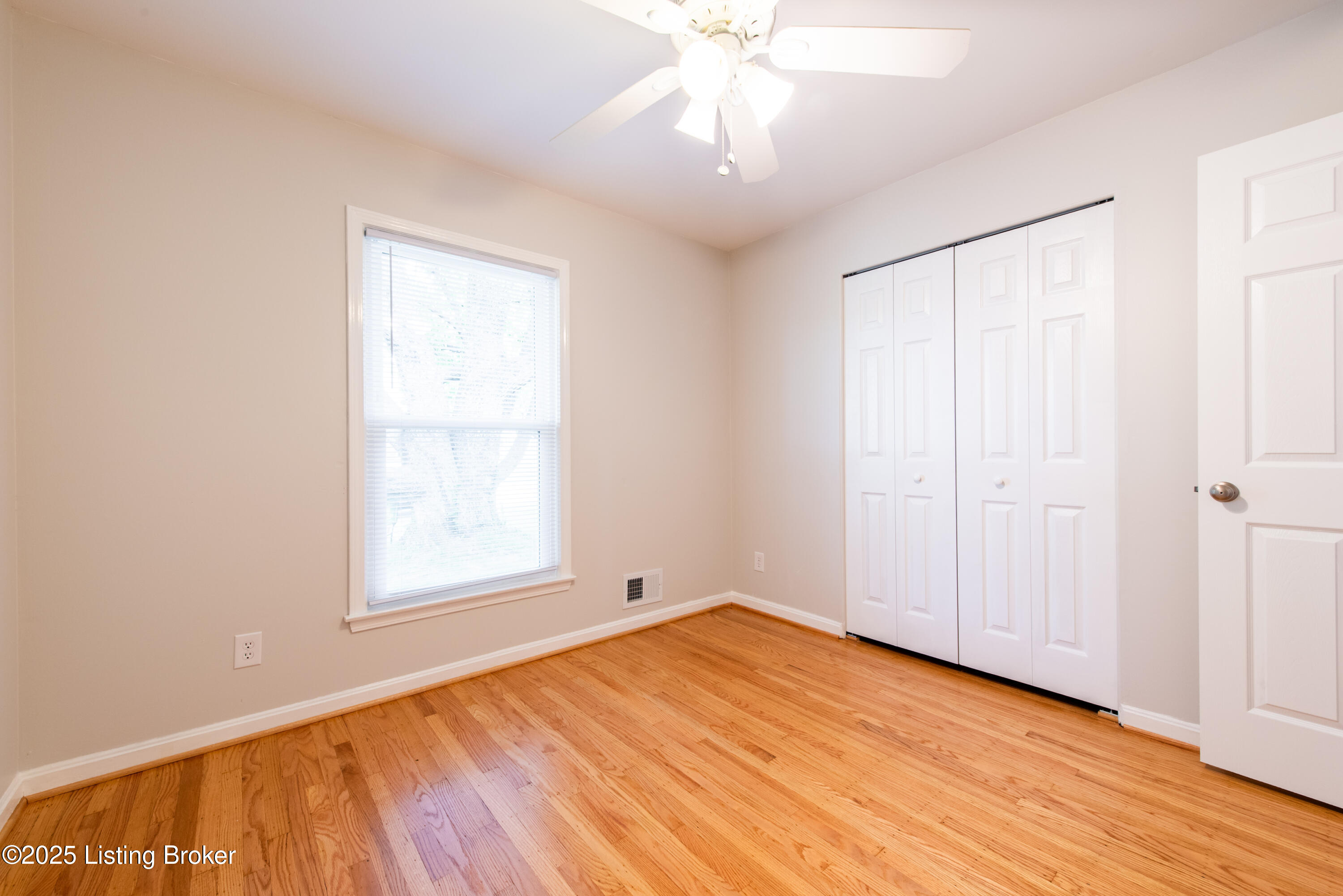 6414 Ridge Cliff Road Louisville, KY 40228 - Photo 24 of 50 5438