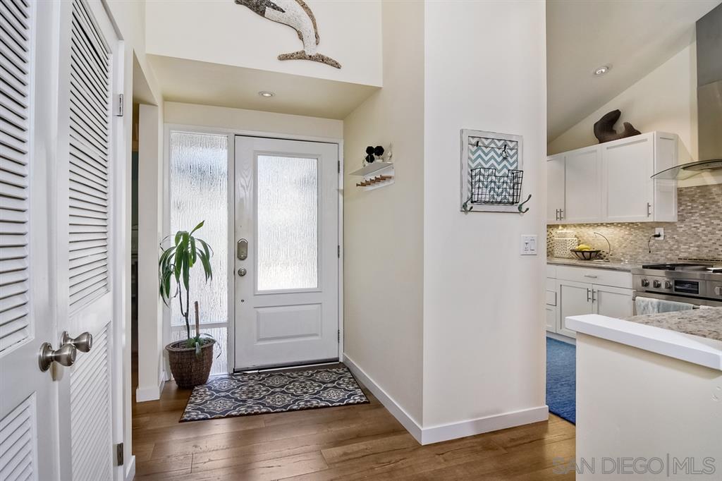1727 Kennington Road Encinitas, CA 92024 - Photo 3 of 17