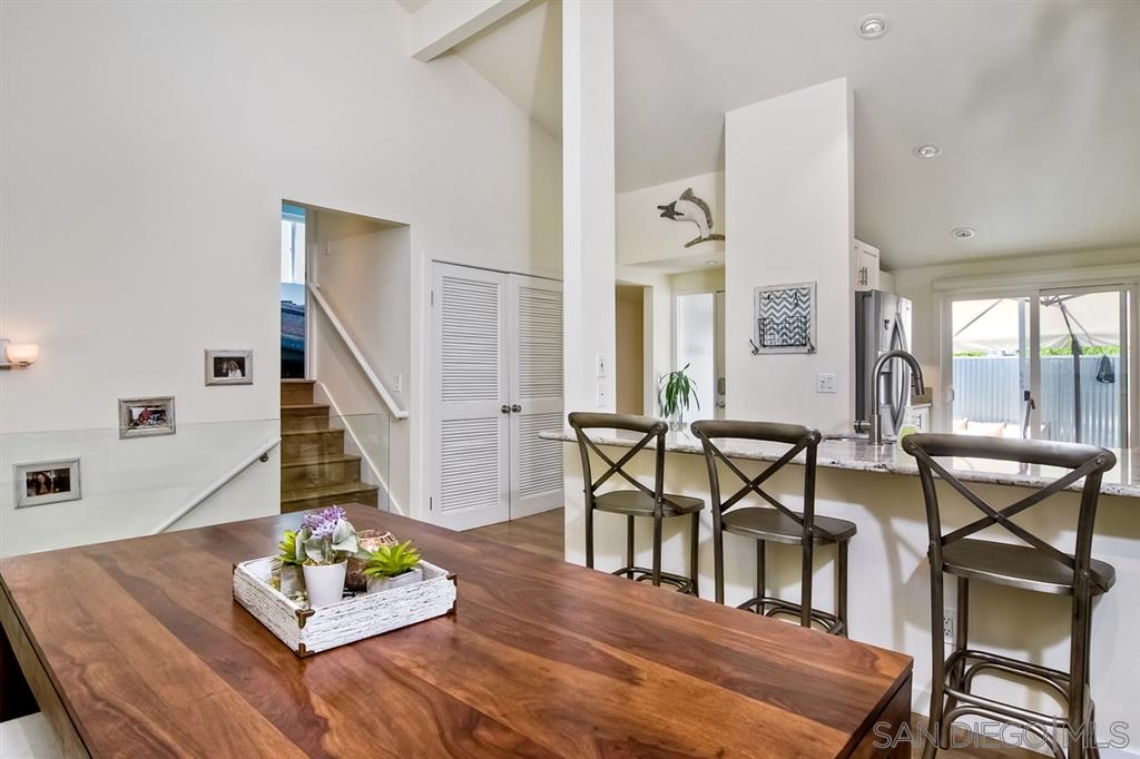 1727 Kennington Road Encinitas, CA 92024 - Photo 4 of 17
