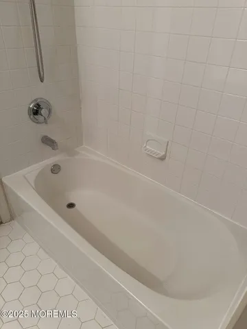 $3,900 | 35 Ironwood Court, Middletown, NJ 07748