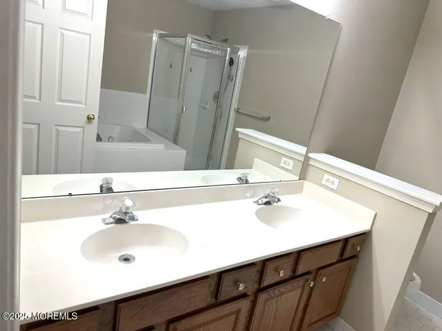 $3,900 | 35 Ironwood Court, Middletown, NJ 07748