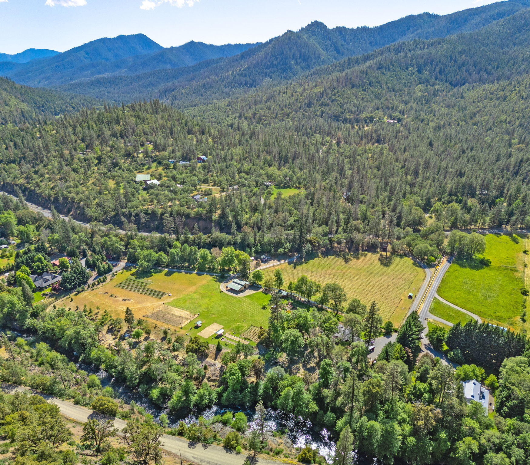8127 Upper Applegate Road Jacksonville, OR 97530 - Photo 70 of 117 ApxUA (3)