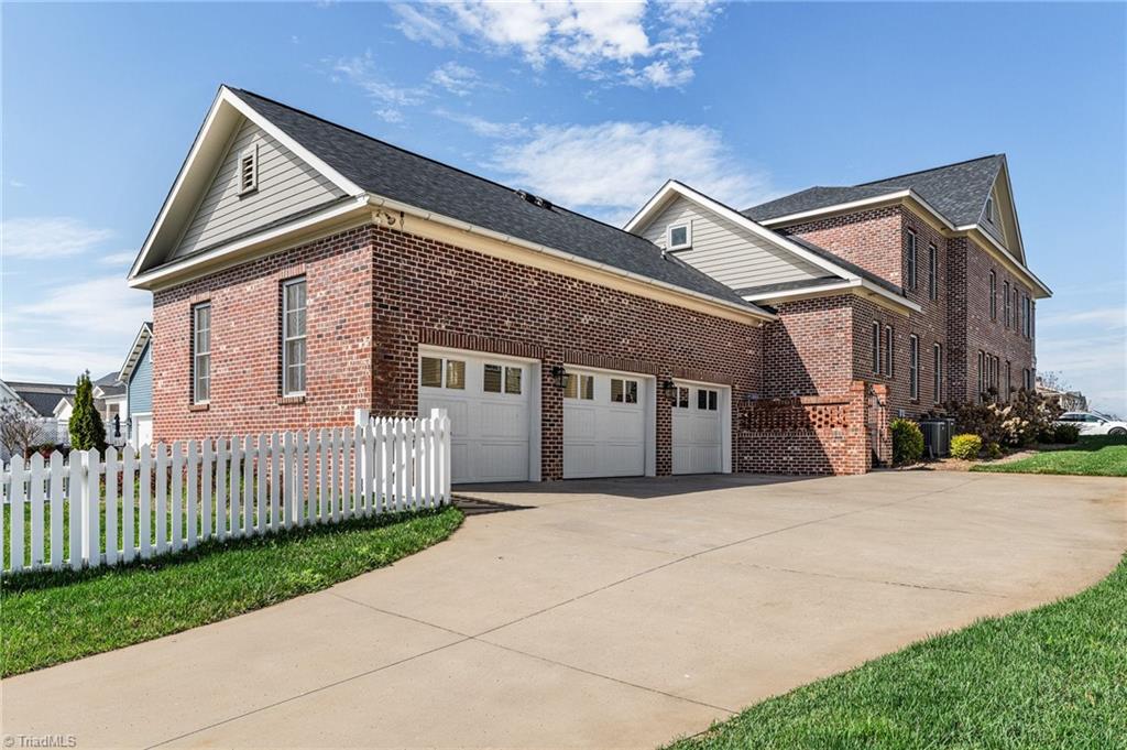 1207 Heron Ridge Road Winston-Salem, NC 27106 - Photo 4 of 48 Gallery Image 4