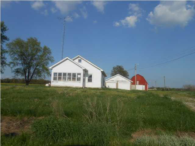 13342 Lawrence Road Sumner, IL 62466 - Photo 1 of 12 Gallery Image 1