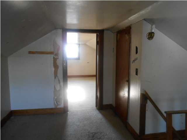 13342 Lawrence Road Sumner, IL 62466 - Photo 4 of 12 Gallery Image 4