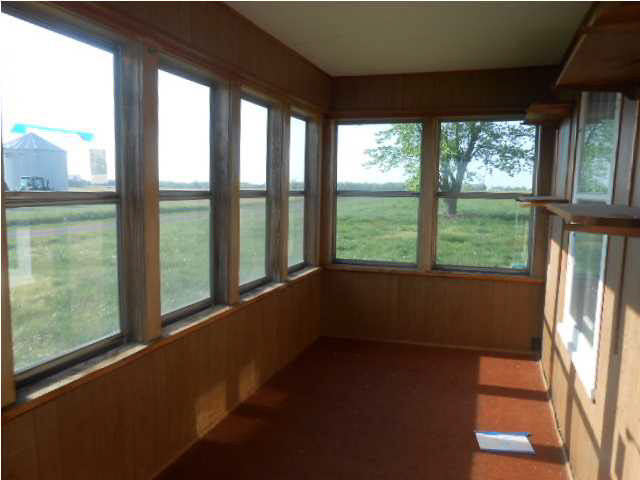 13342 Lawrence Road Sumner, IL 62466 - Photo 8 of 12 Gallery Image 8