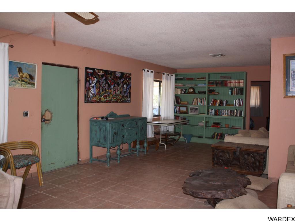 44411 East Perry Lane Salome, AZ 85348 - Photo 10 of 26 a living room with furniture