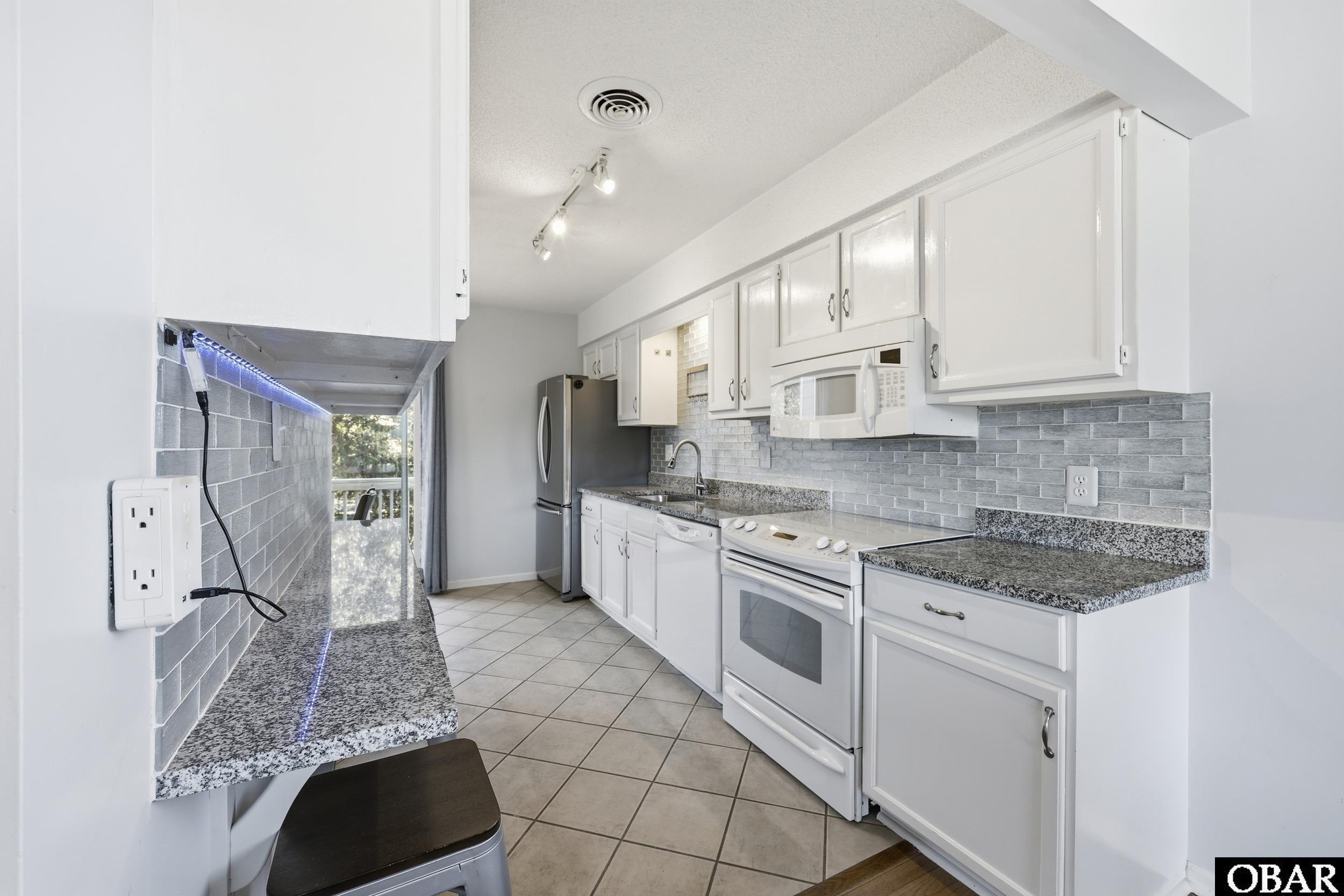 123 Georgetown Sands Road, Unit 19 Duck, NC 27949 - Photo 10 of 37
