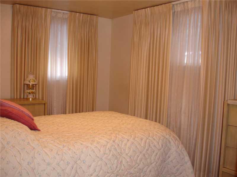 815 11th Street McKees Rocks, PA 15136 - Photo 5 of 7 Bedroom.