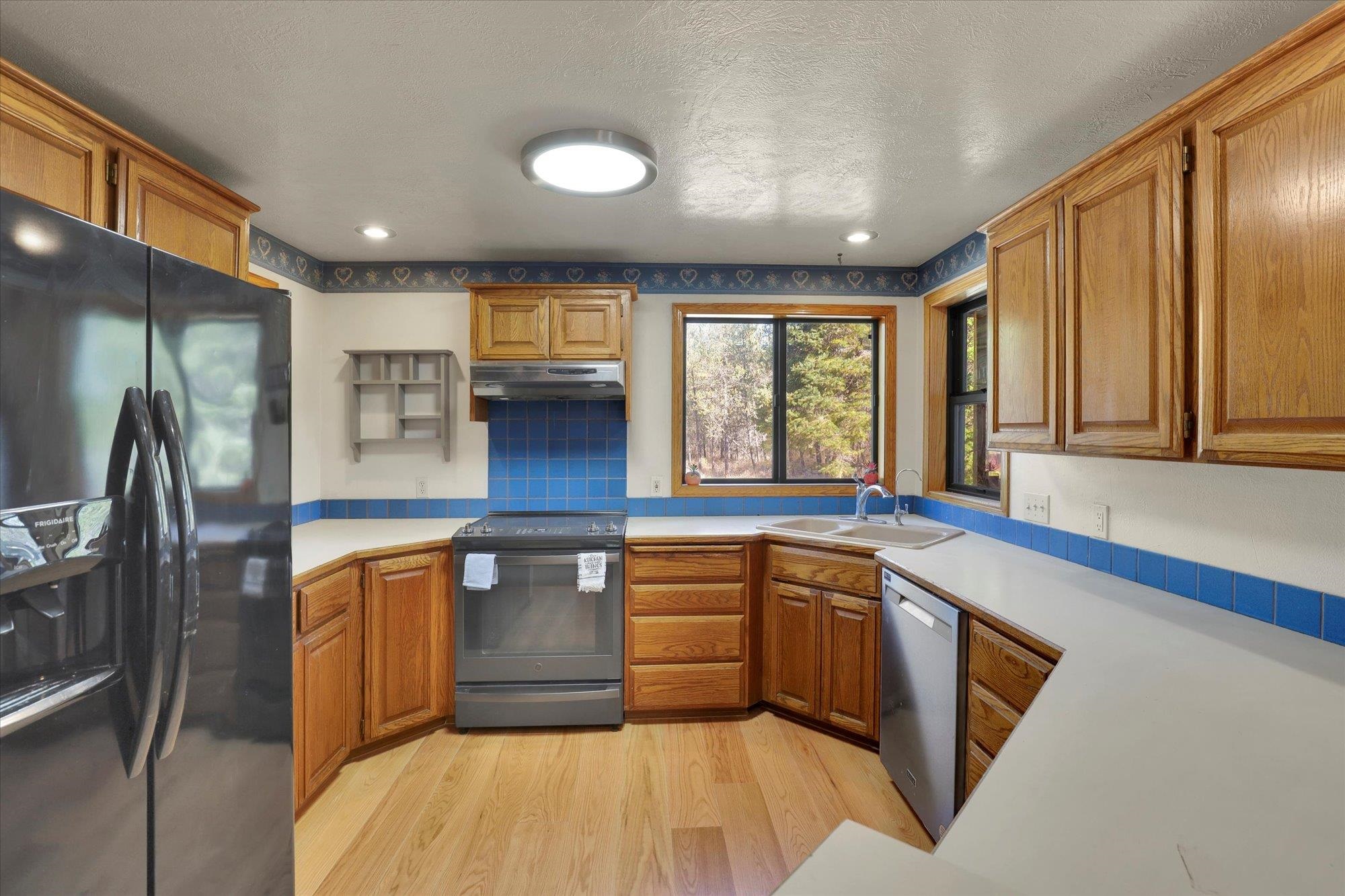 4221 East Bailey Road Chattaroy, WA 99003 - Photo 13 of 49