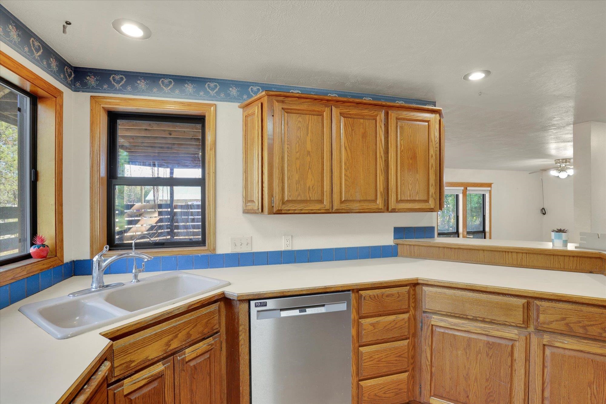 4221 East Bailey Road Chattaroy, WA 99003 - Photo 15 of 49