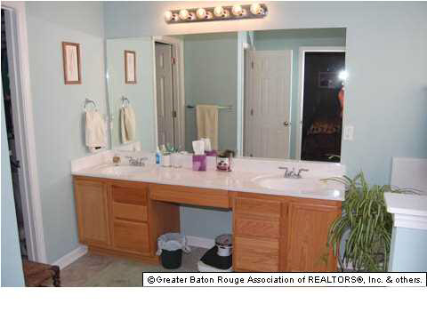 10121 Sandhill Court Baton Rouge, LA 70809 - Photo 9 of 12