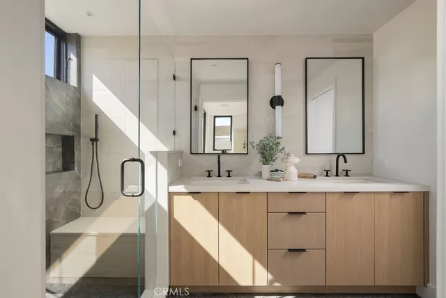 $2,850,000 | 512 1/2 Marigold Avenue, Corona del Mar, CA 92625