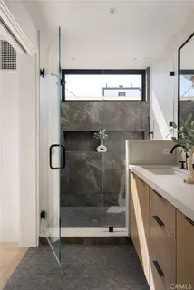 $2,850,000 | 512 1/2 Marigold Avenue, Corona del Mar, CA 92625