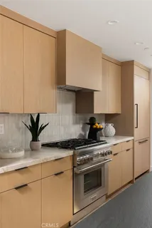 $2,850,000 | 512 1/2 Marigold Avenue, Corona del Mar, CA 92625