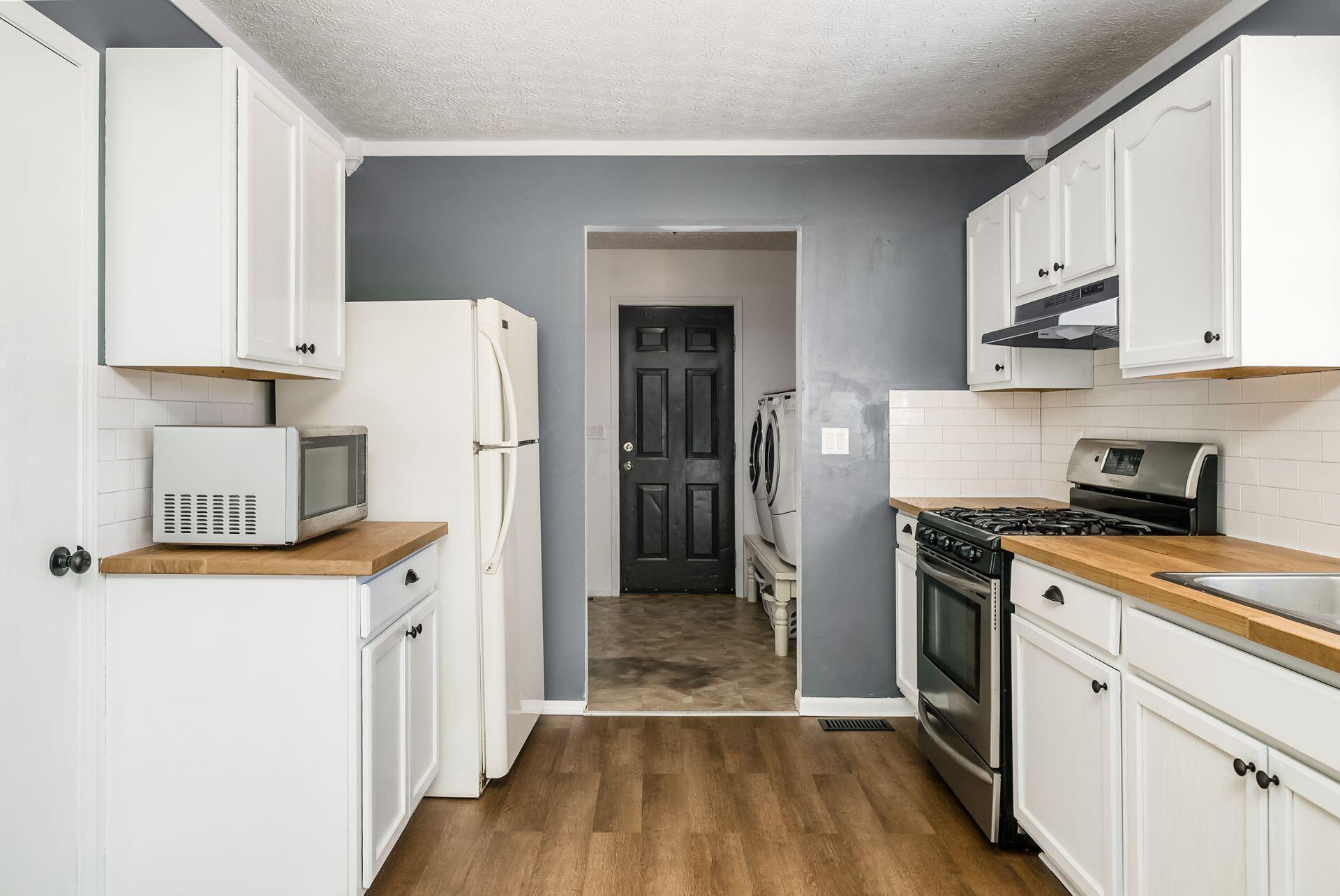 5040 Cook Road South Bloomfield, OH 43103 - Photo 21 of 42 Kitchen