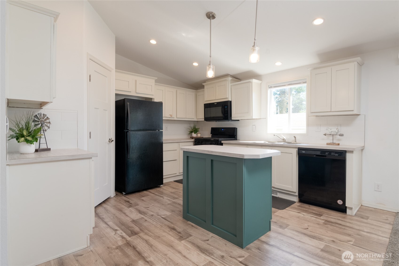 23708 Locust Way, Unit 64 Bothell, WA 98021 - Photo 10 of 27