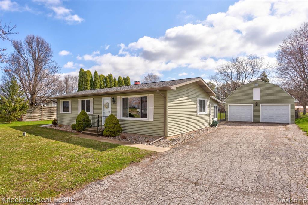 6960 Garfield Road Freeland, MI 48623 - Photo 2 of 48