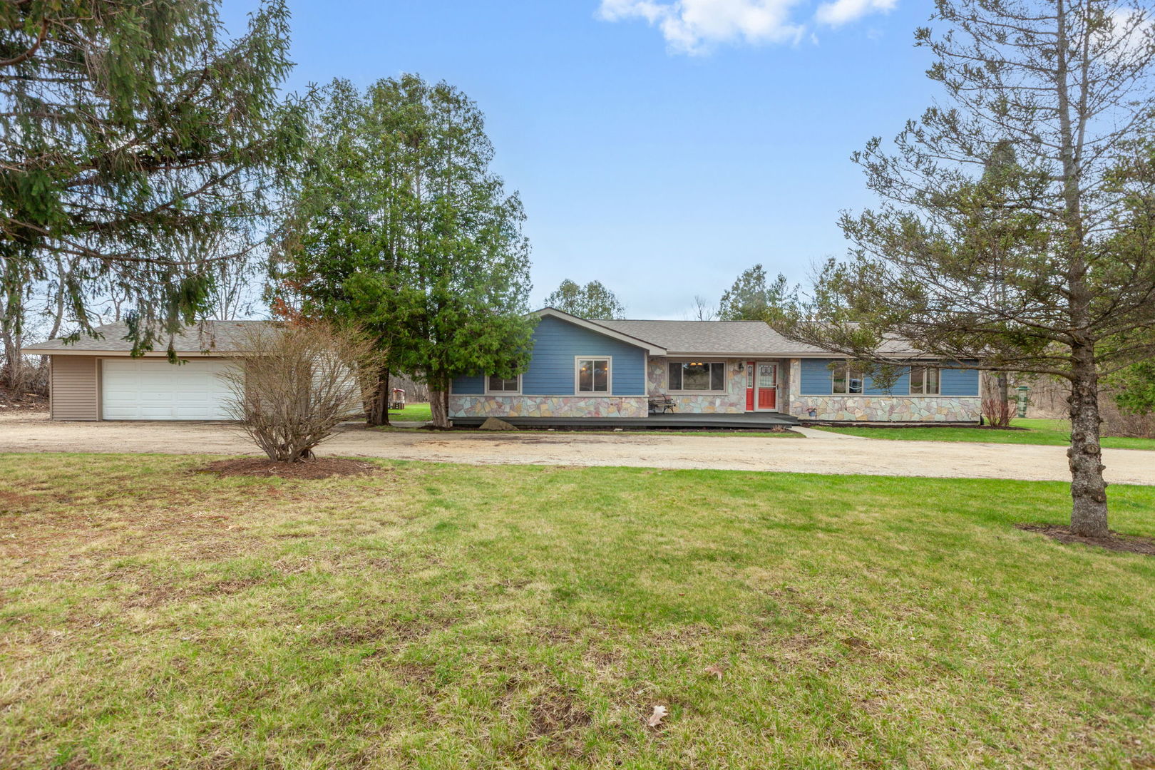 19203 Collins Road Marengo, IL 60152 - Photo 2 of 30