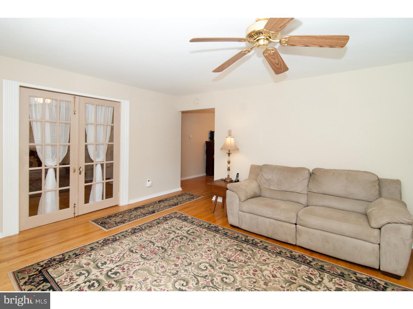 314 Edison Furlong Road Doylestown, PA 18901 - Photo 4 of 20 Living Room
