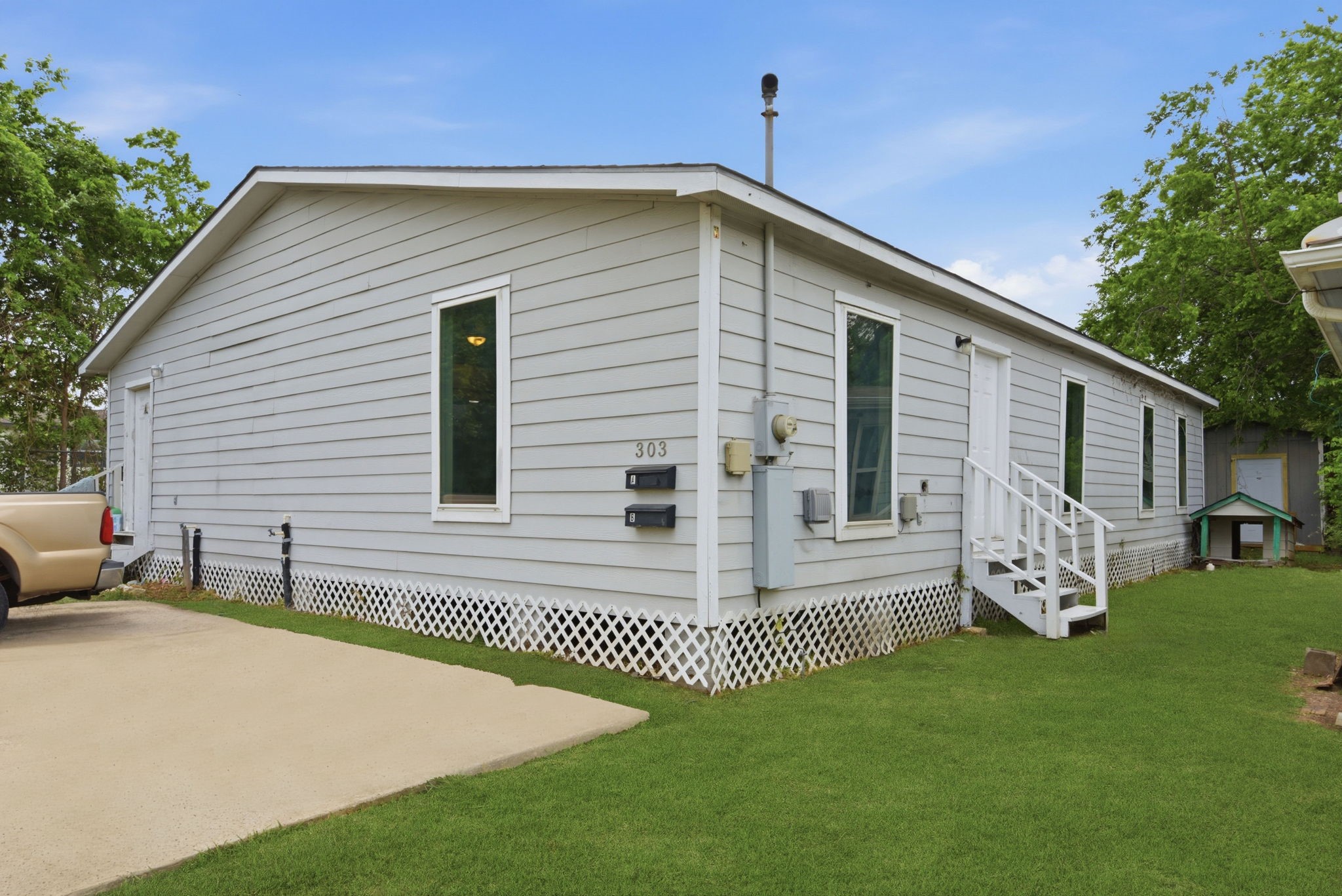 303 Gans Street Houston, TX 77029 - Photo 1 of 27