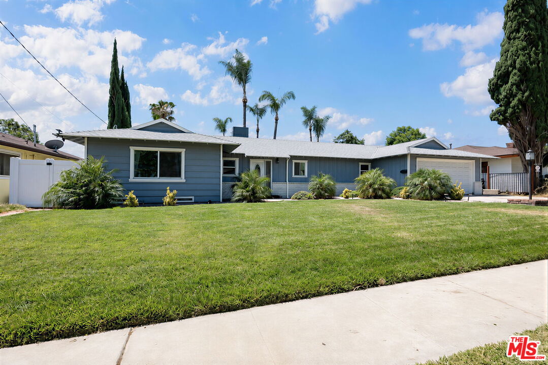 369 East Van Koevering Street Rialto, CA 92376 - Photo 3 of 55