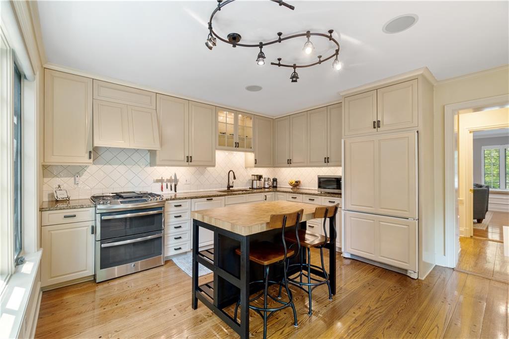 837 Larchmont Road Pittsburgh, PA 15243 - Photo 15 of 37 Gallery Image 15