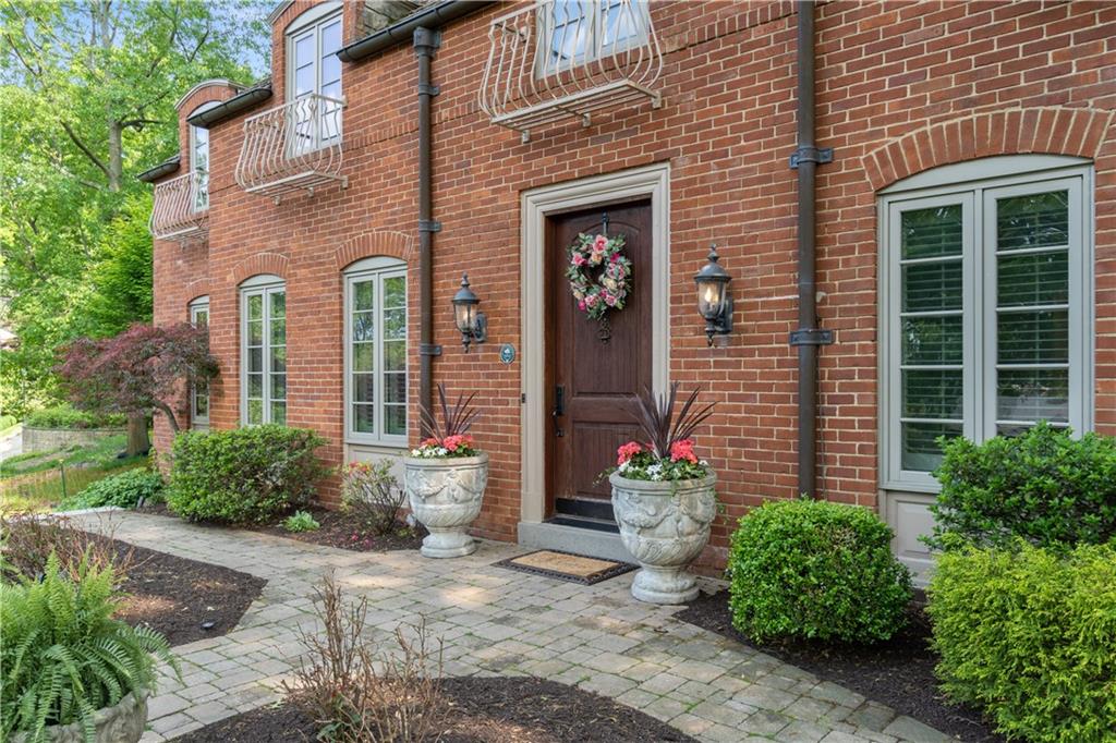 837 Larchmont Road Pittsburgh, PA 15243 - Photo 4 of 37 Gallery Image 4