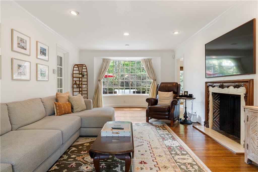 837 Larchmont Road Pittsburgh, PA 15243 - Photo 6 of 37 Gallery Image 6