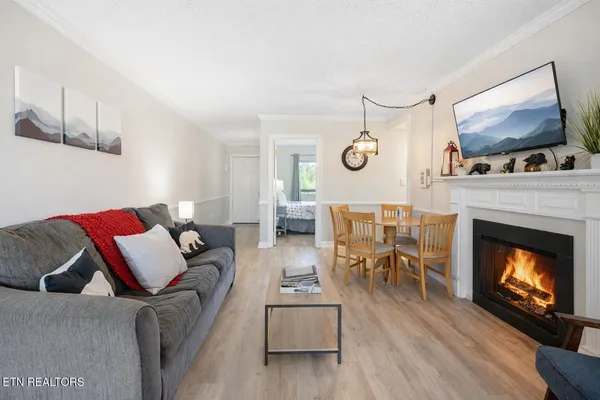 $385,000 | 102 Baskins Creek Bypass, Unit 304, Gatlinburg, TN 37738